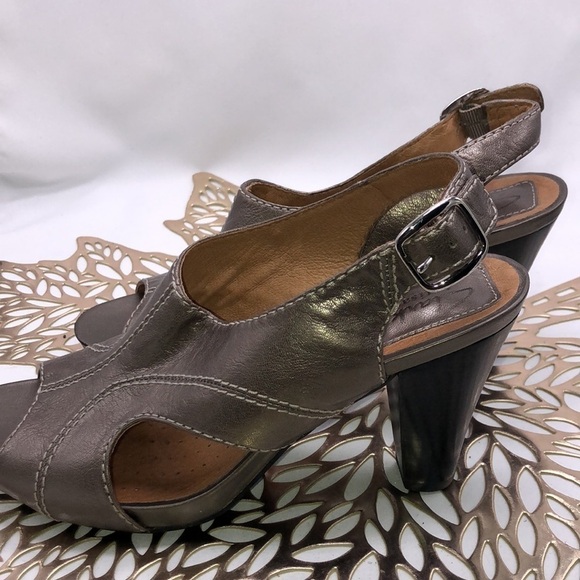Clarks Artisan Leather Metallic Comfort Heeled Sandals Size 7 - Picture 6 of 10